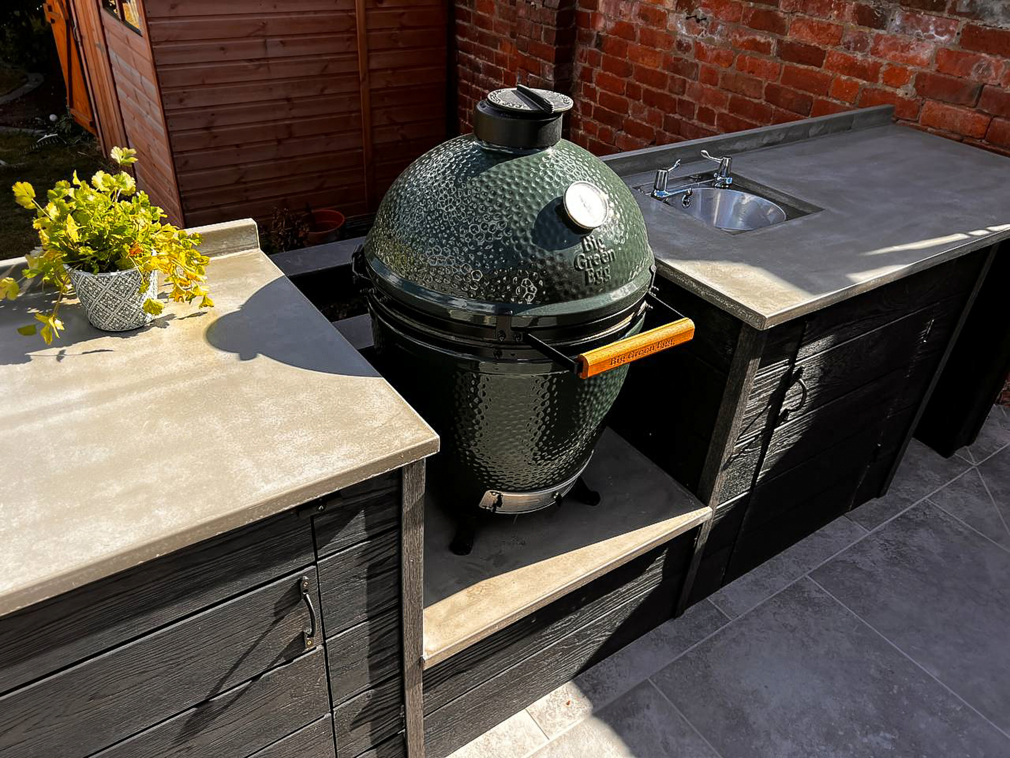 Stunning outdoor kitchens blending practicality and style for alfresco dining and entertaining